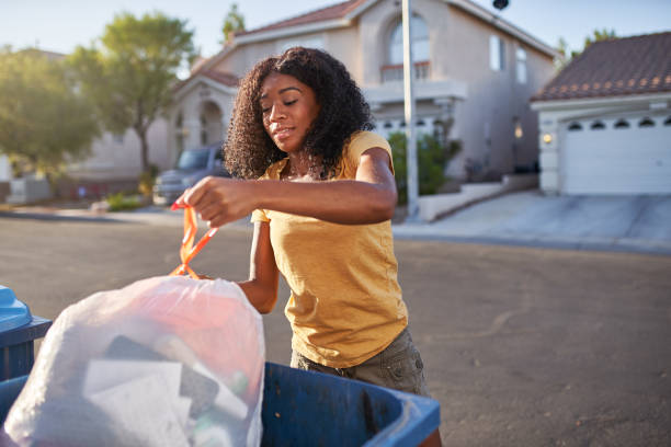 Best Commercial Junk Removal  in Center Line, MI